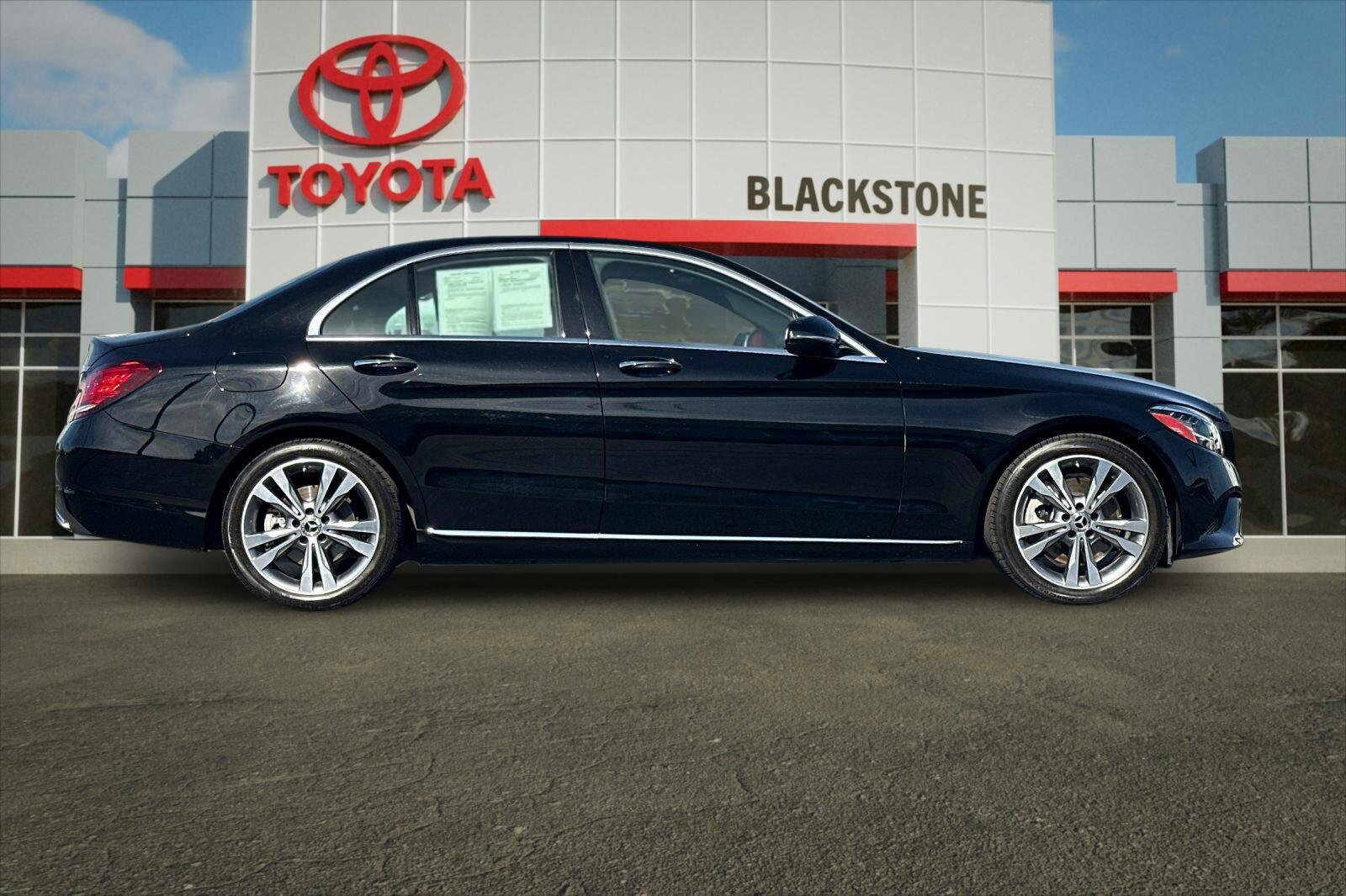 Used 2019 Mercedes-Benz C 300 Sedan image 2