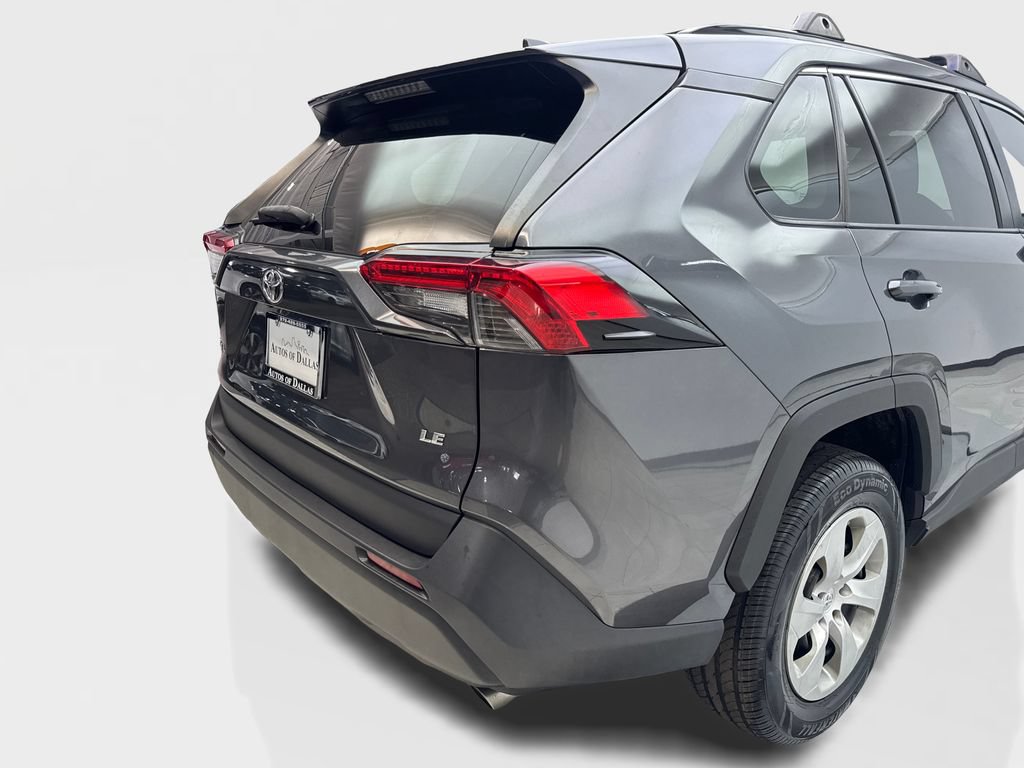 Used 2021 Toyota RAV4 LE FWD image 18