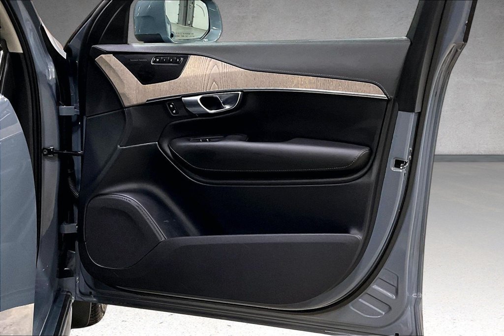 Certified 2023 Volvo XC90 B6 Ultimate w/ Protection Package Premier AWD/4WD image 30