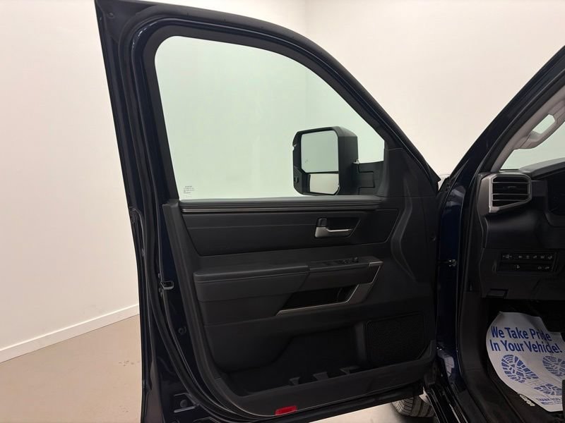 Used 2022 Toyota Tundra SR5 w/ SR5 Convenience Package AWD/4WD image 16