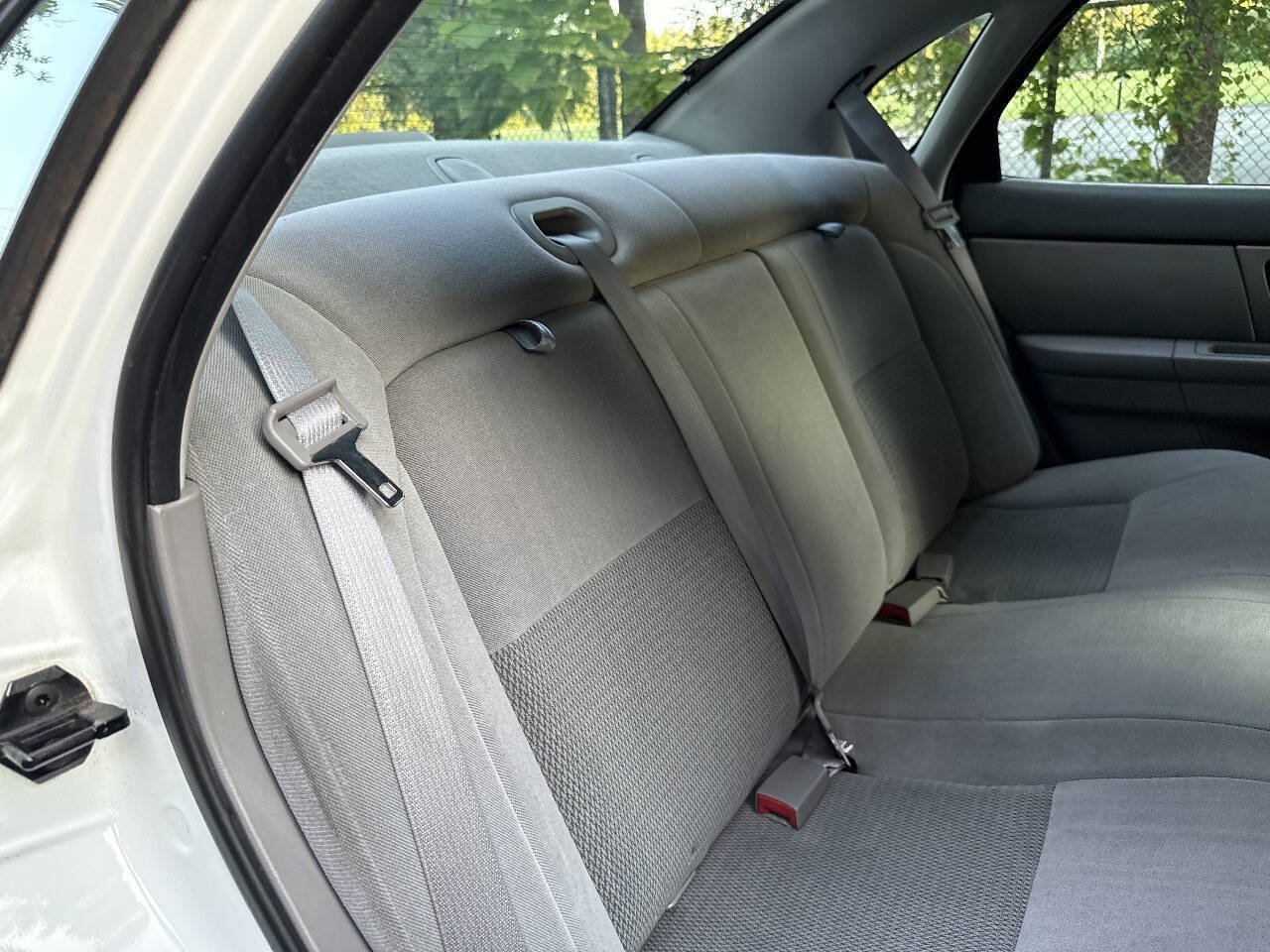 Used 2004 Ford Taurus SES FWD image 18