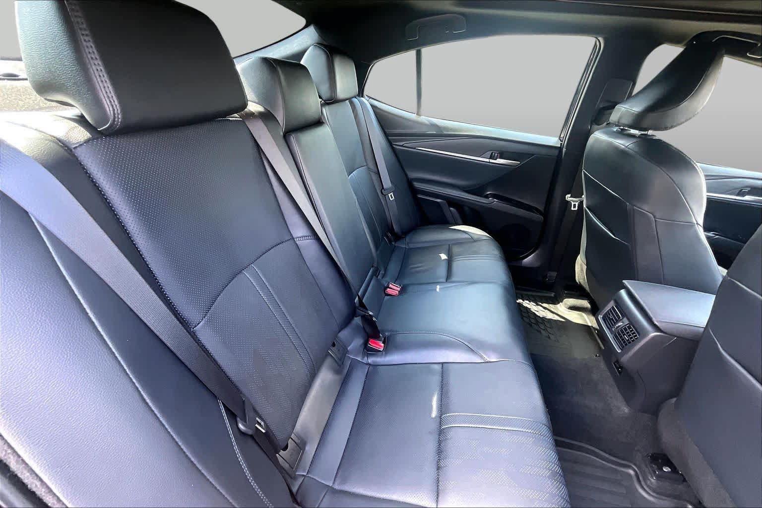 Used 2025 Toyota Camry XSE FWD image 19