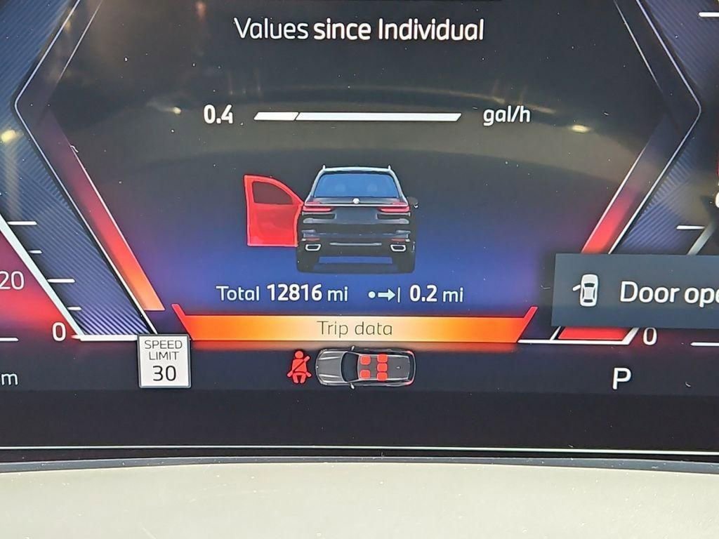 Used 2025 BMW X7 xDrive40i w/ Premium Package image 22