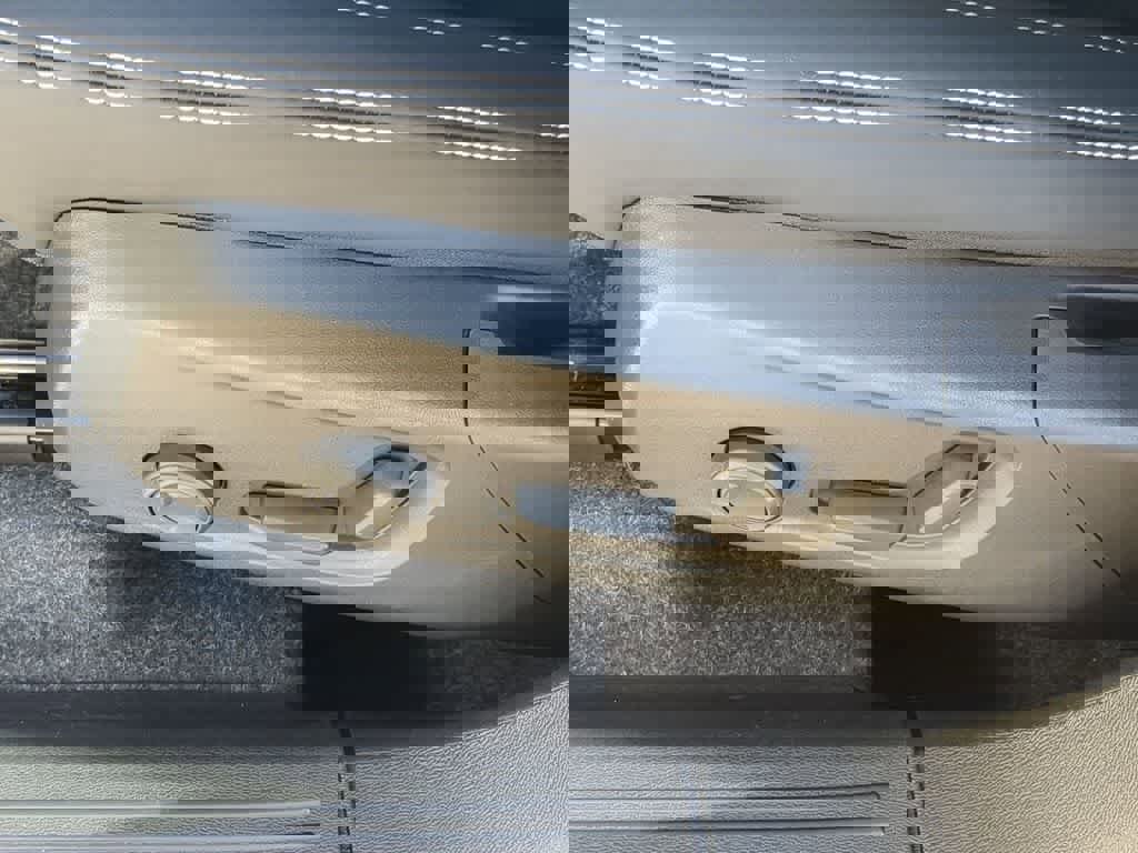 Used 2026 Volvo XC40 B5 Ultra w/ Climate Package image 16