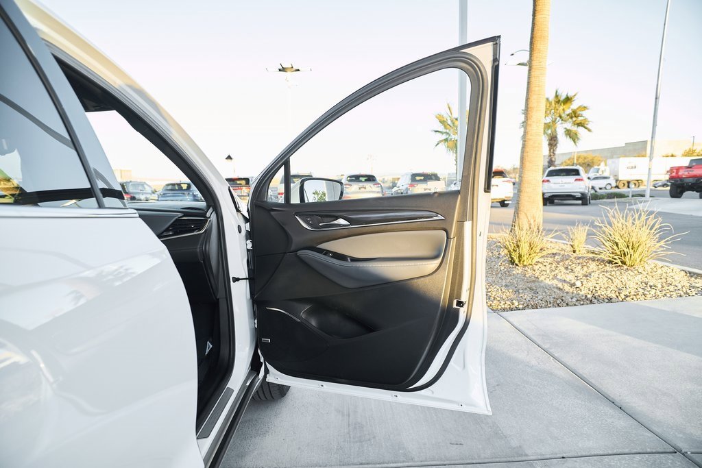 Used 2024 Buick Enclave Premium image 9