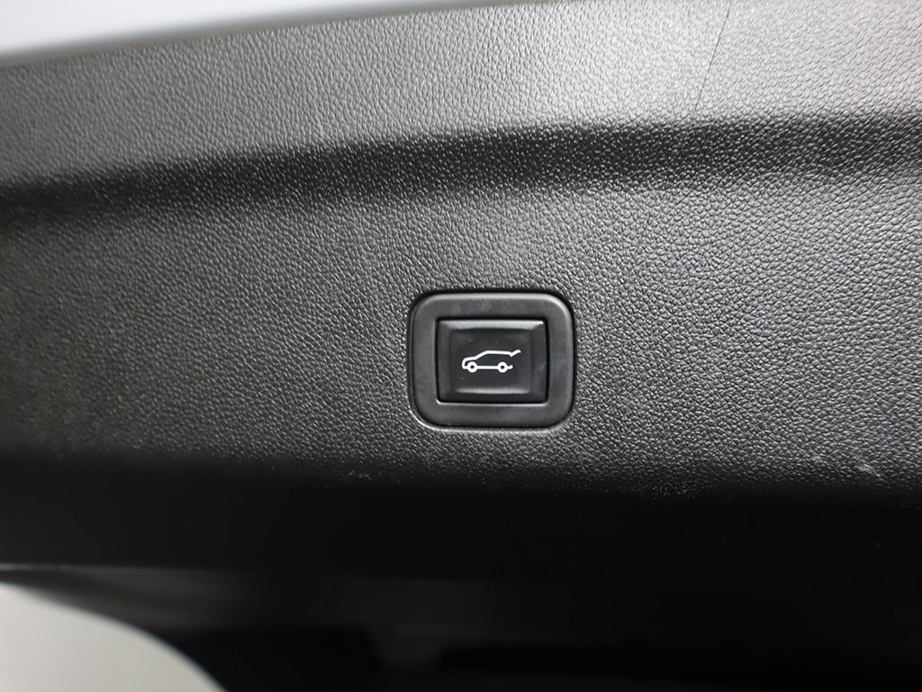 Used 2023 Chevrolet Suburban Premier image 55