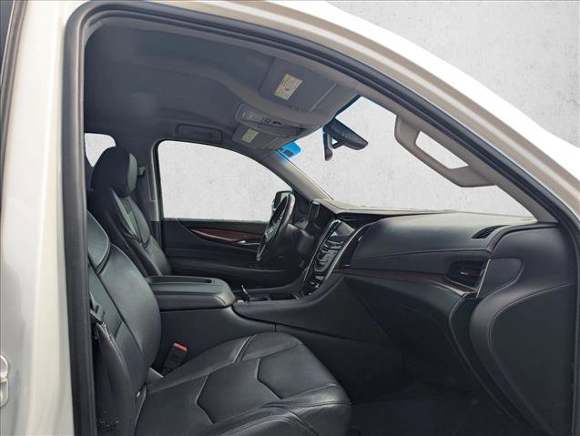 Used 2020 Cadillac Escalade 2WD image 16