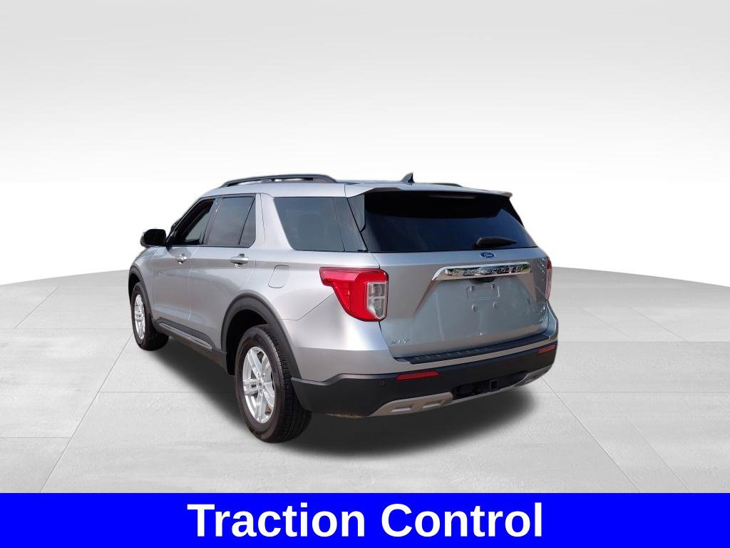 Used 2022 Ford Explorer XLT w/ Equipment Group 202A AWD/4WD image 17
