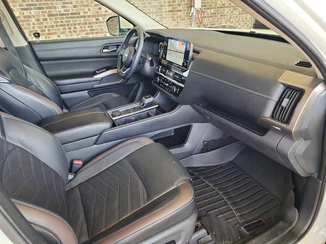 Used 2023 Nissan Pathfinder Platinum w/ Cargo Package AWD/4WD image 13