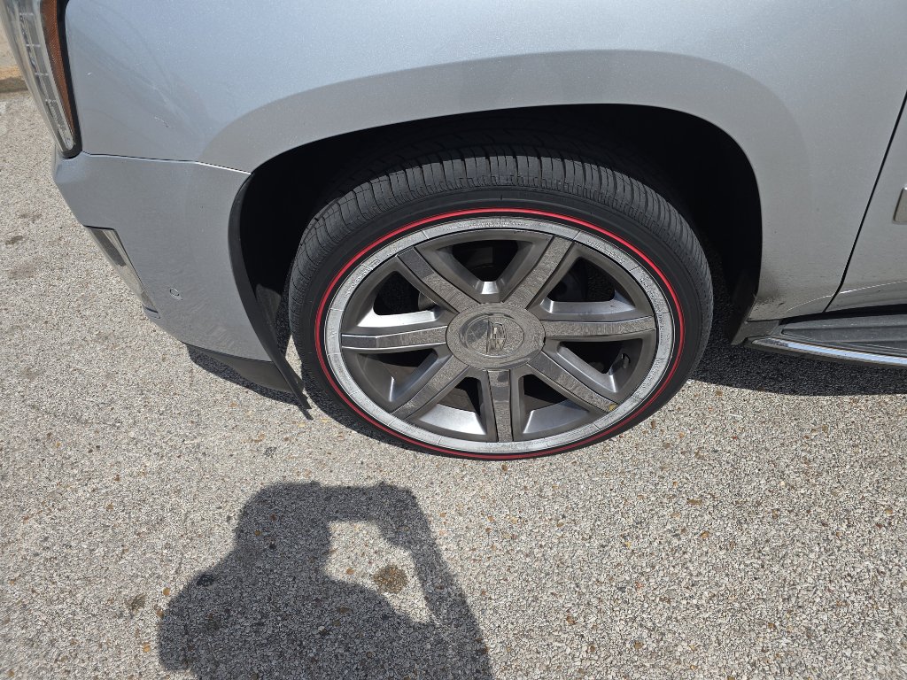 Used 2017 Cadillac Escalade ESV Luxury AWD/4WD image 3