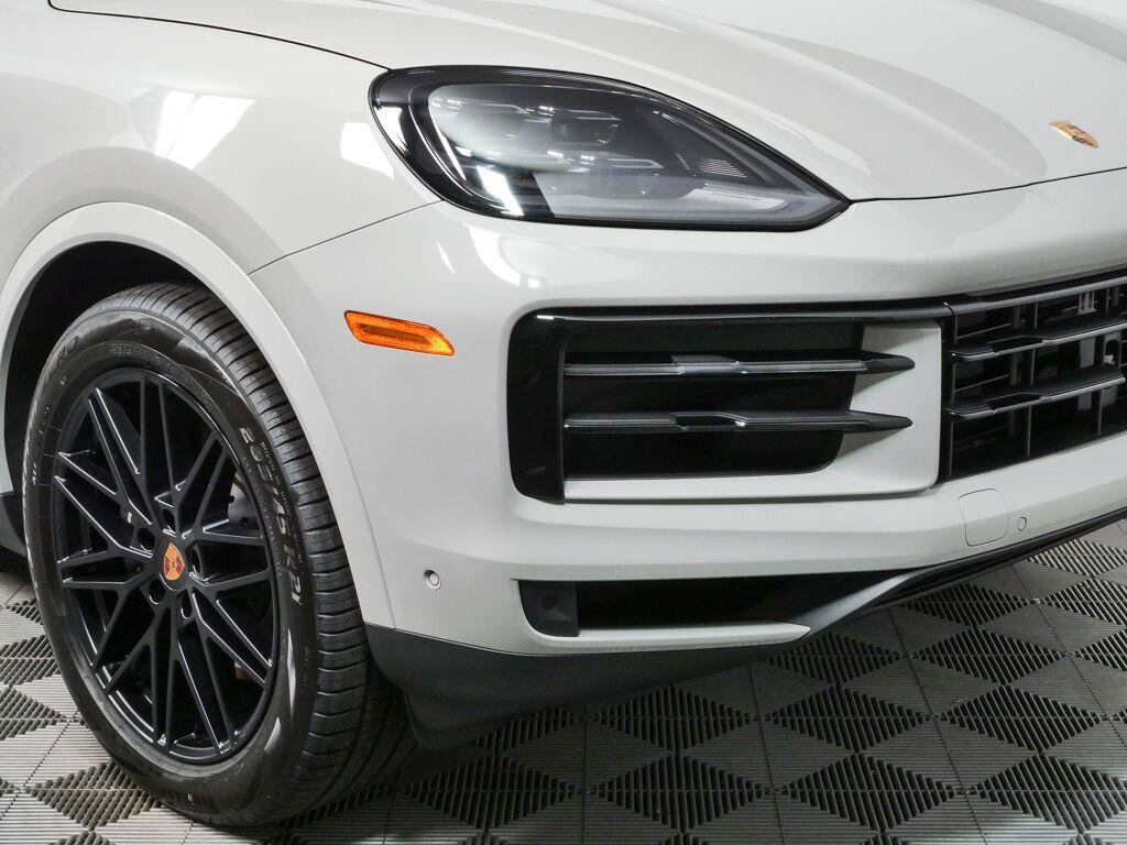 New 2026 Porsche Cayenne AWD/4WD image 38