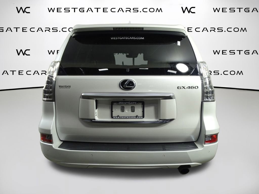 Used 2023 Lexus GX 460 Luxury w/ Sport Design Package image 4