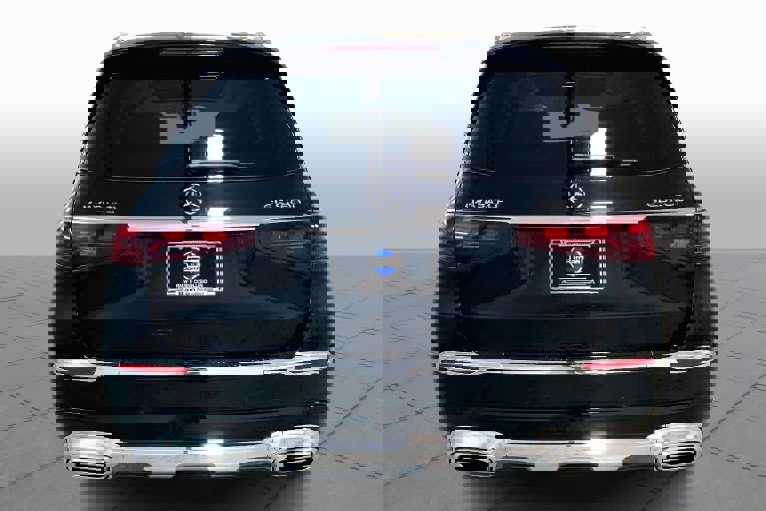 Used 2025 Mercedes-Benz Maybach GLS 600 4MATIC image 4