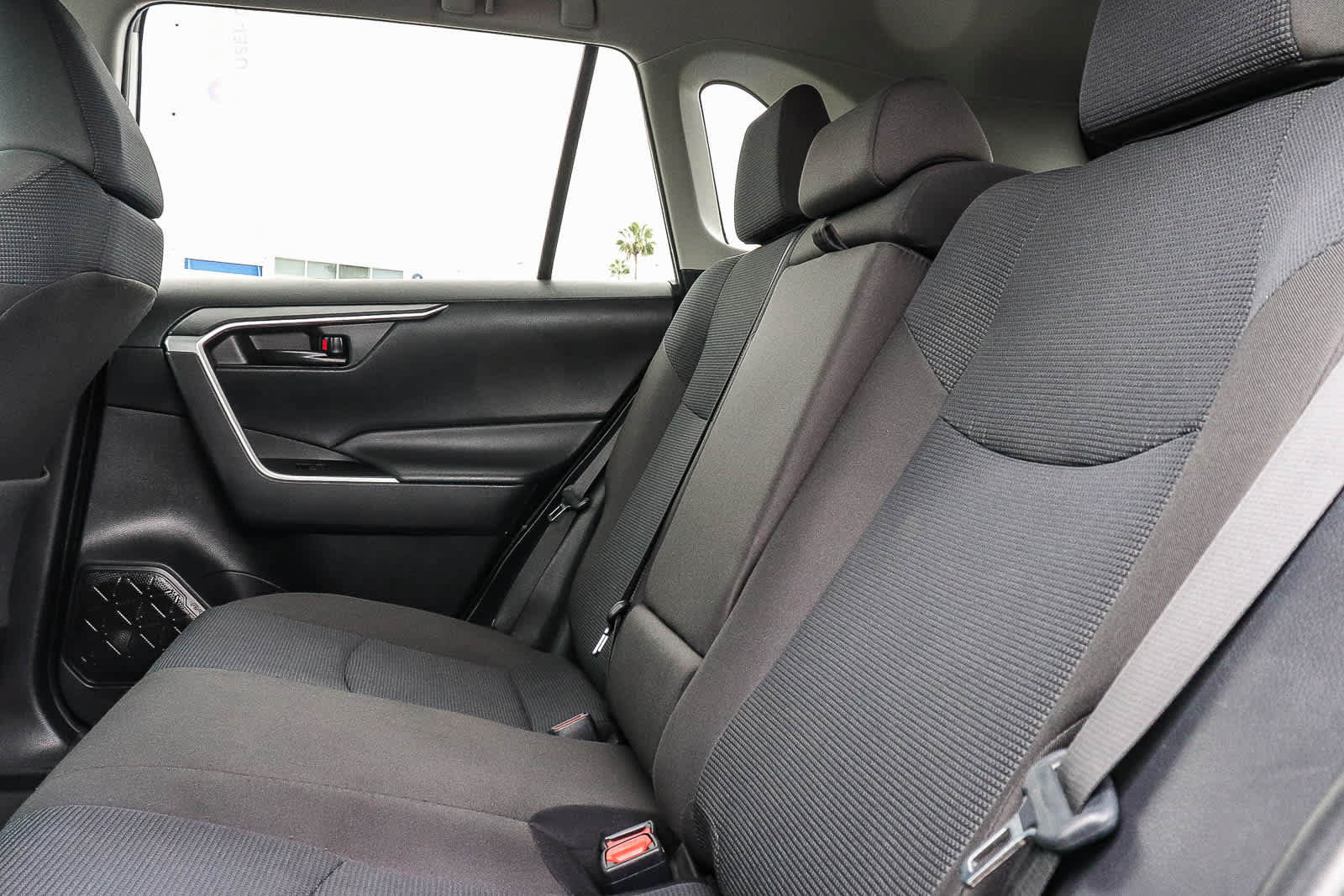 Used 2024 Toyota RAV4 LE AWD/4WD image 25