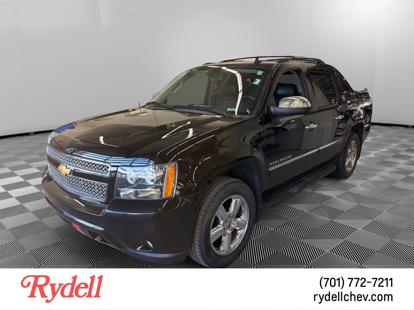 Used 2013 Chevrolet Avalanche LTZ AWD/4WD image 1