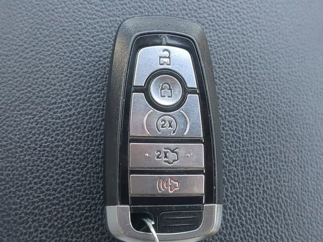 Used 2018 Ford Explorer XLT w/ Equipment Group 202A image 28