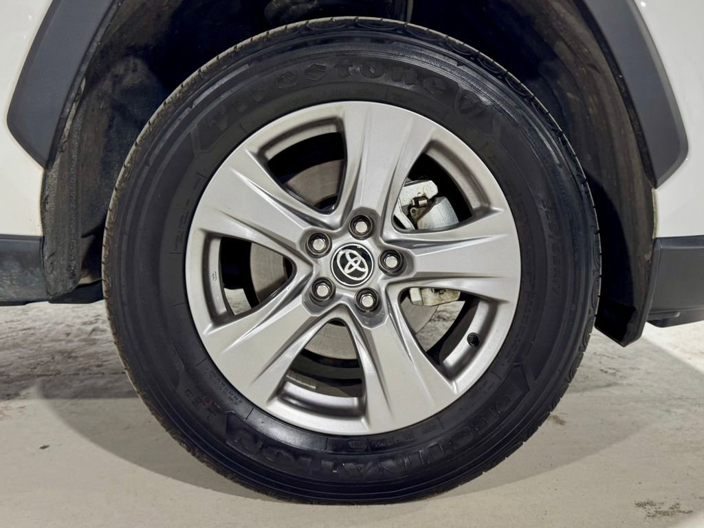 Used 2024 Toyota RAV4 LE image 31