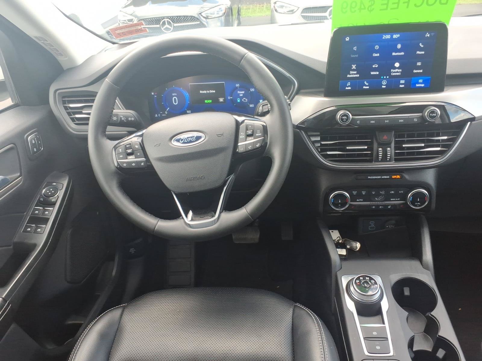 Used 2022 Ford Escape Titanium w/ Class II Trailer Tow Package FWD image 9
