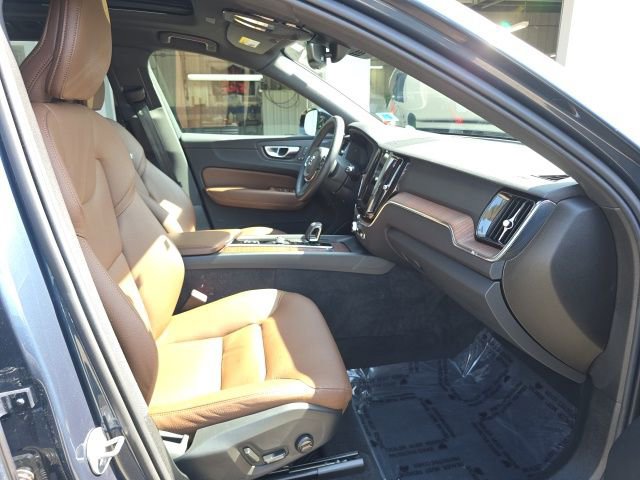 Certified 2024 Volvo XC60 B5 Plus w/ Protection Package Premier image 17