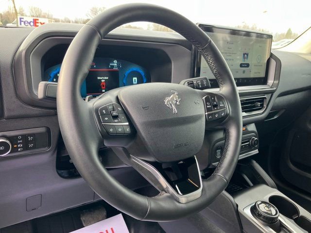 Used 2025 Ford Bronco Sport Badlands image 6