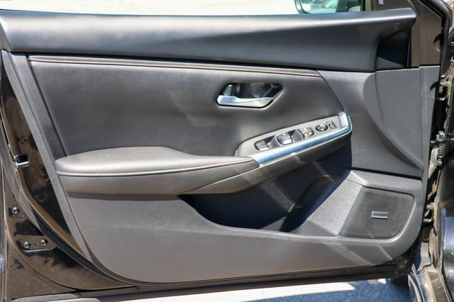 Used 2024 Nissan Sentra SR w/ SR Premium Package FWD image 9