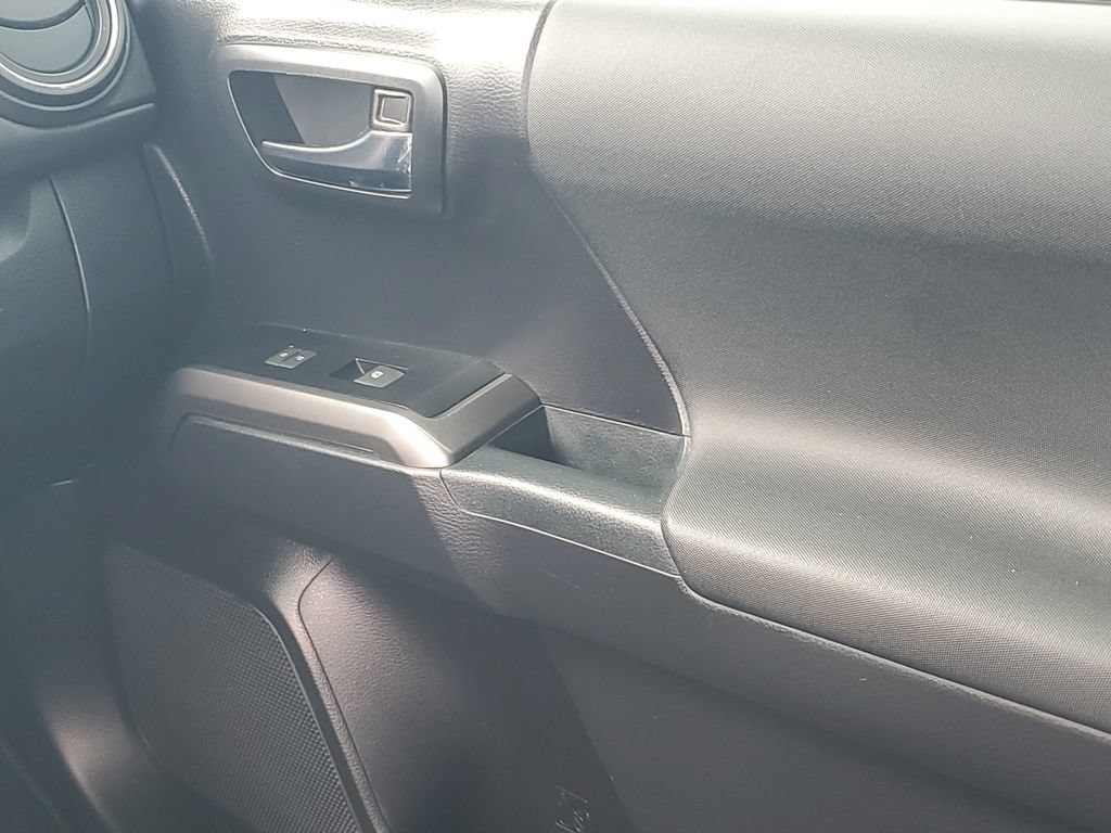 Certified 2020 Toyota Tacoma TRD Sport AWD/4WD image 13