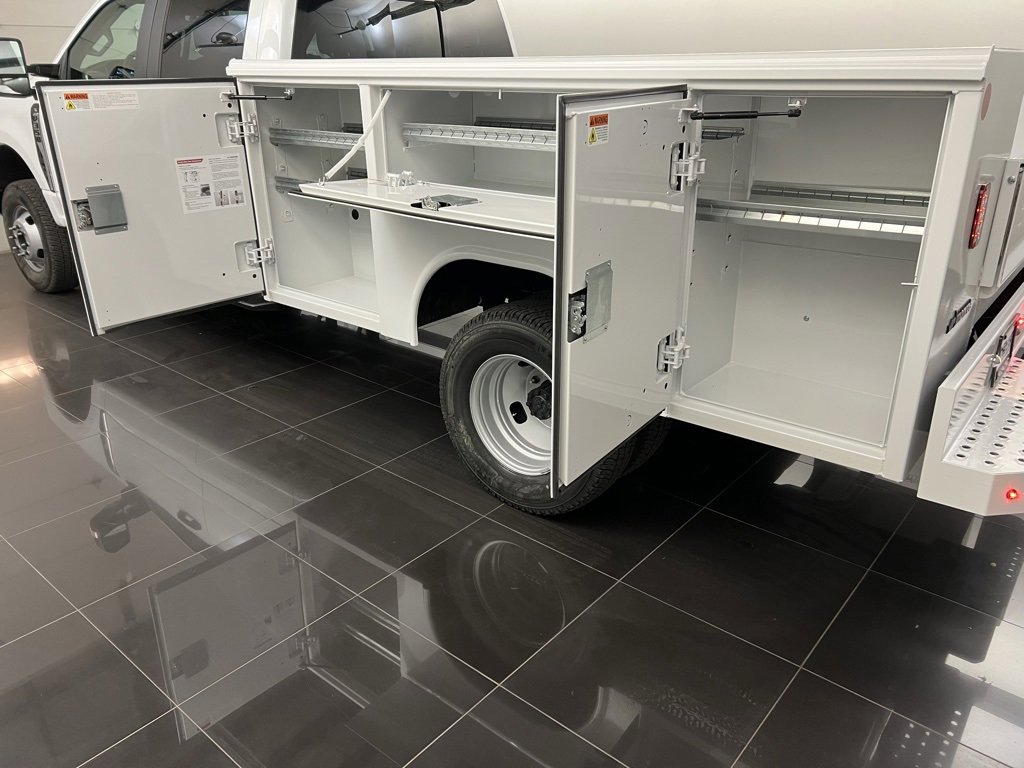 New 2026 Ford F350 XL w/ XL Chrome Package image 30