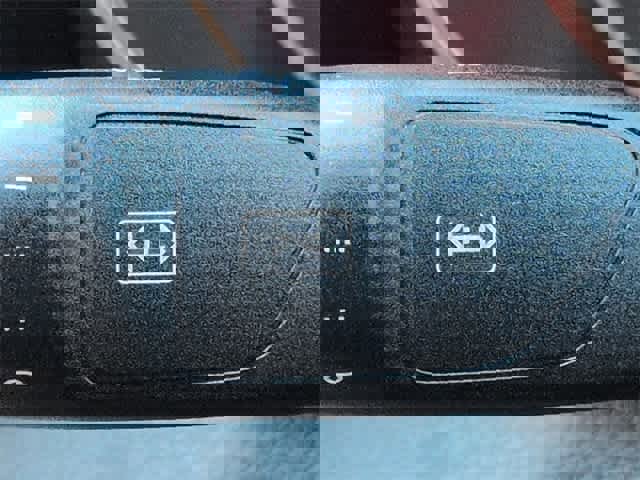 Used 2018 Mercedes-Benz C 300 Sedan image 29