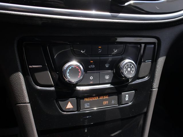 Used 2022 Buick Encore Preferred w/ Safety Package AWD/4WD image 26