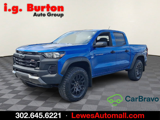 Used 2024 Chevrolet Colorado Trail Boss w/ Advanced Trailering Package AWD/4WD image 3