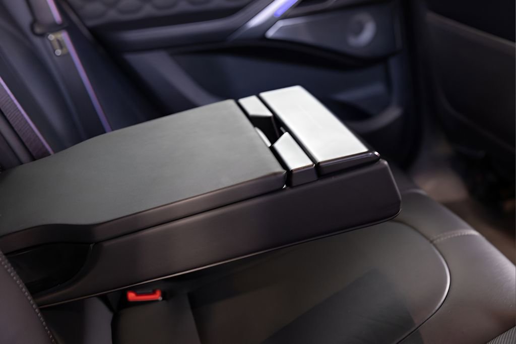 Used 2021 BMW X6 M w/ Competition Package image 70