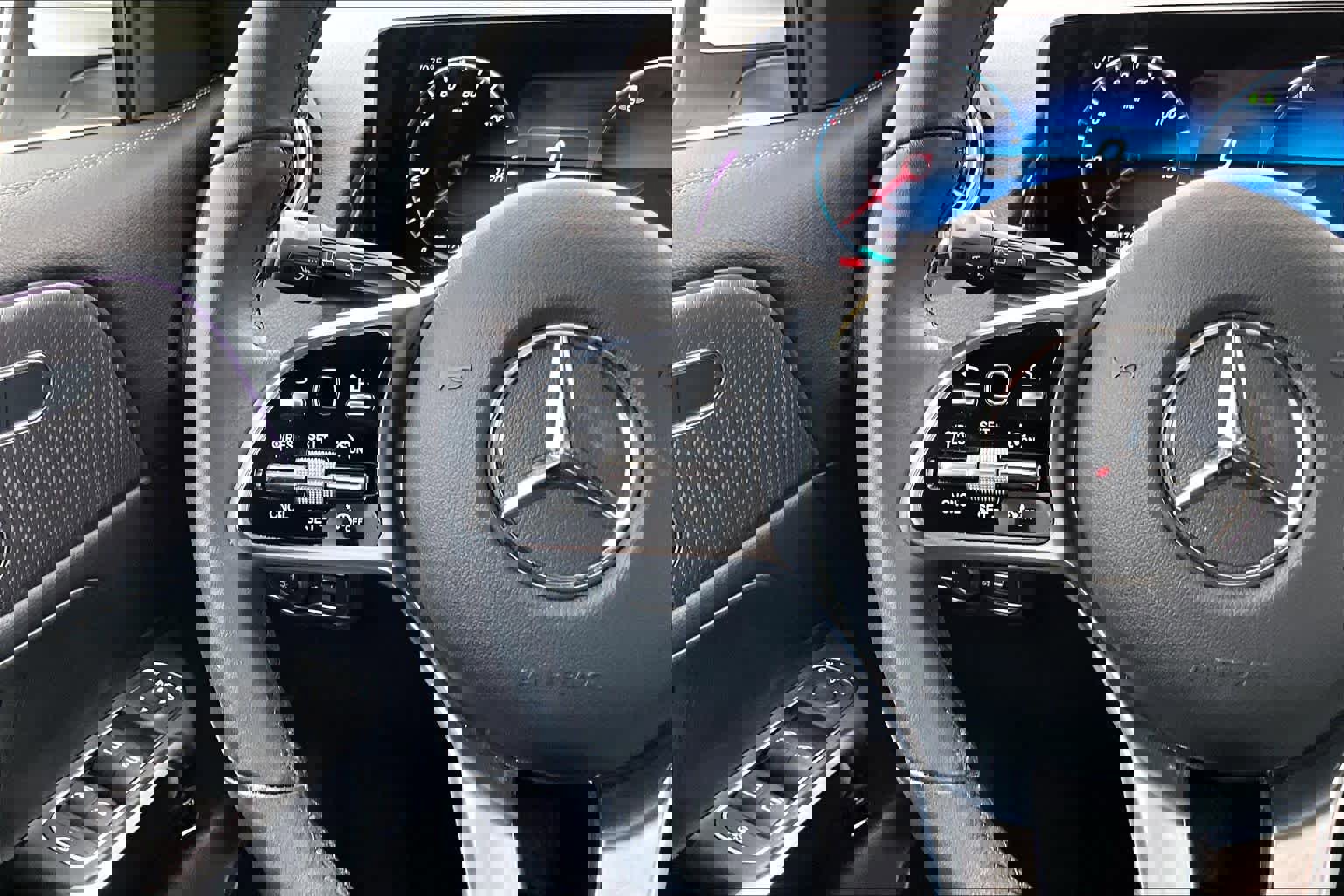 Certified 2023 Mercedes-Benz EQB 300 4MATIC image 23