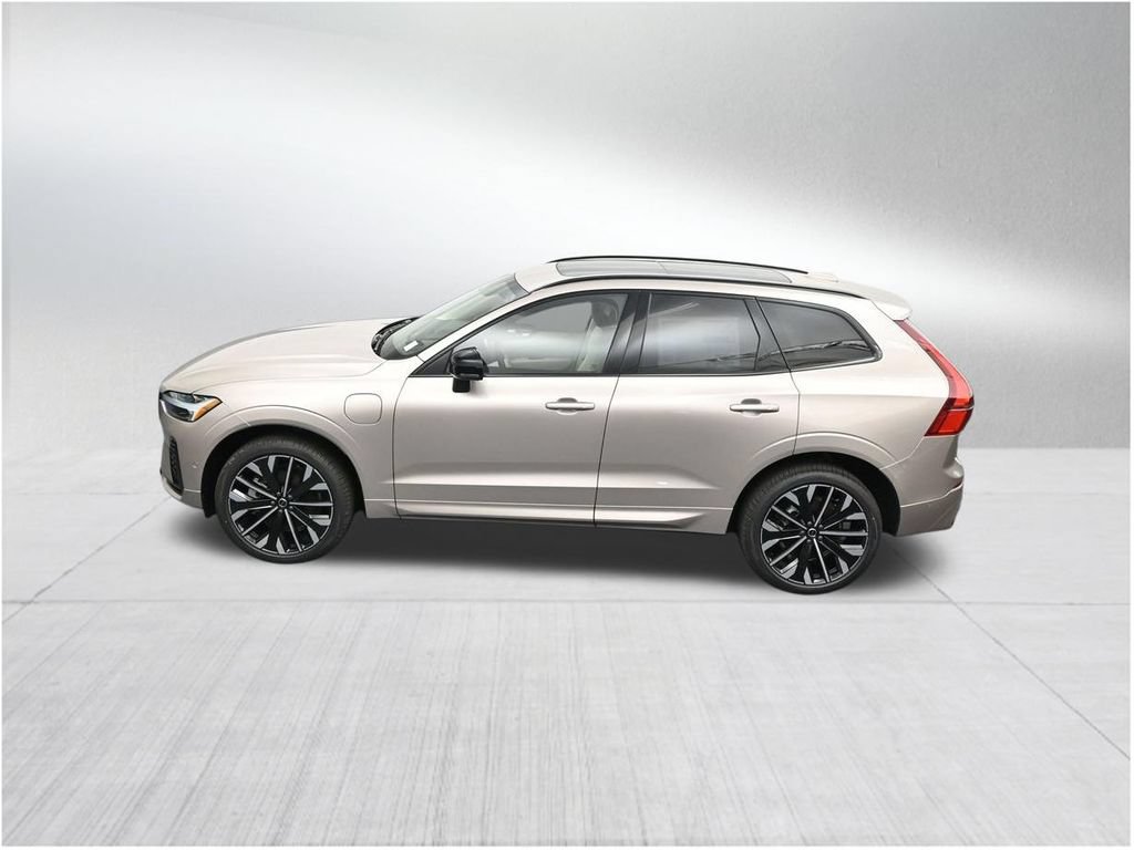 New 2026 Volvo XC60 T8 Ultra w/ Protection Package Premier AWD/4WD image 14