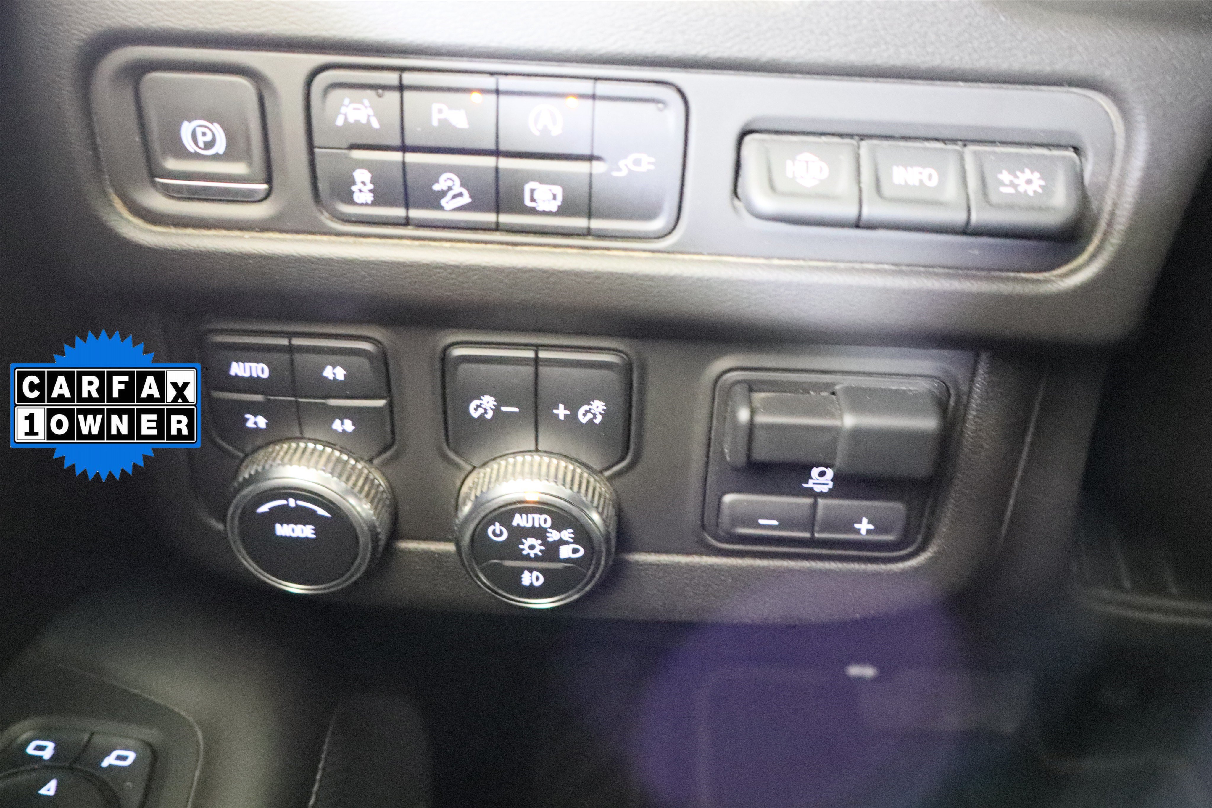 Certified 2022 GMC Yukon AT4 w/ Technology Package AWD/4WD image 33