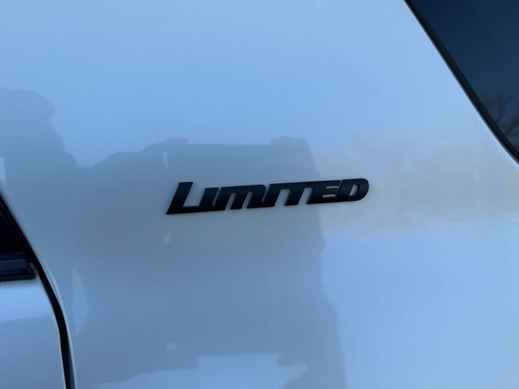 Used 2019 Toyota 4Runner Limited AWD/4WD image 12