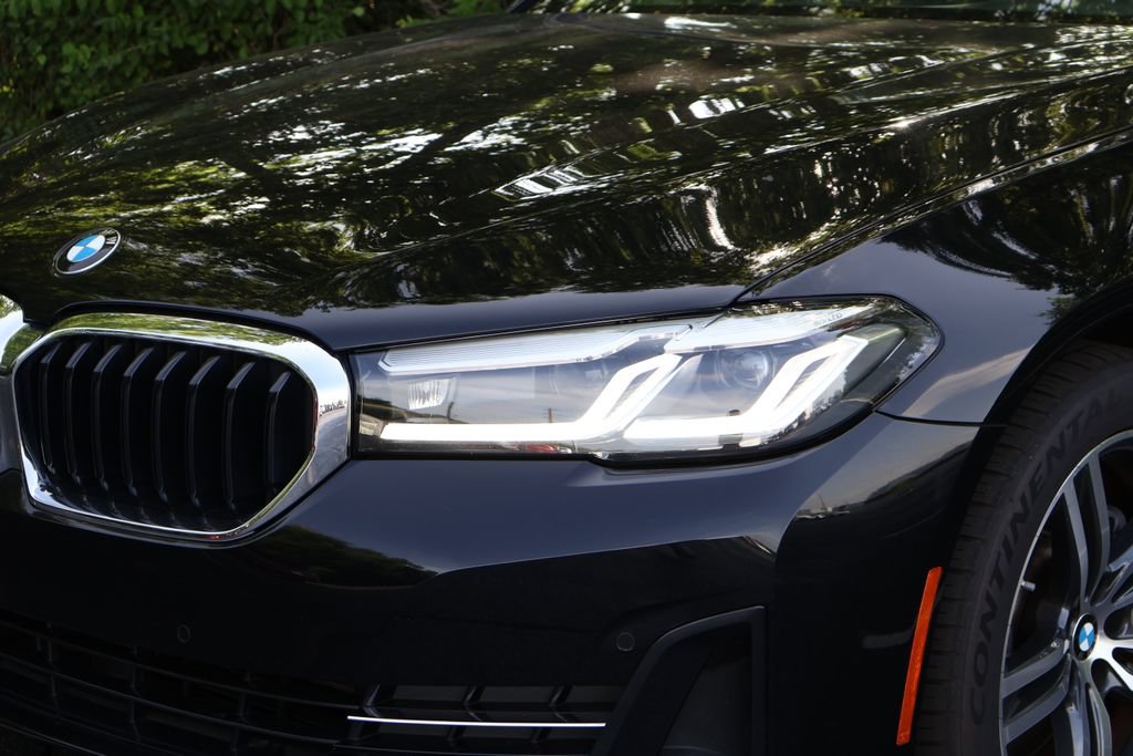Used 2023 BMW 530i w/ Premium Package RWD image 3