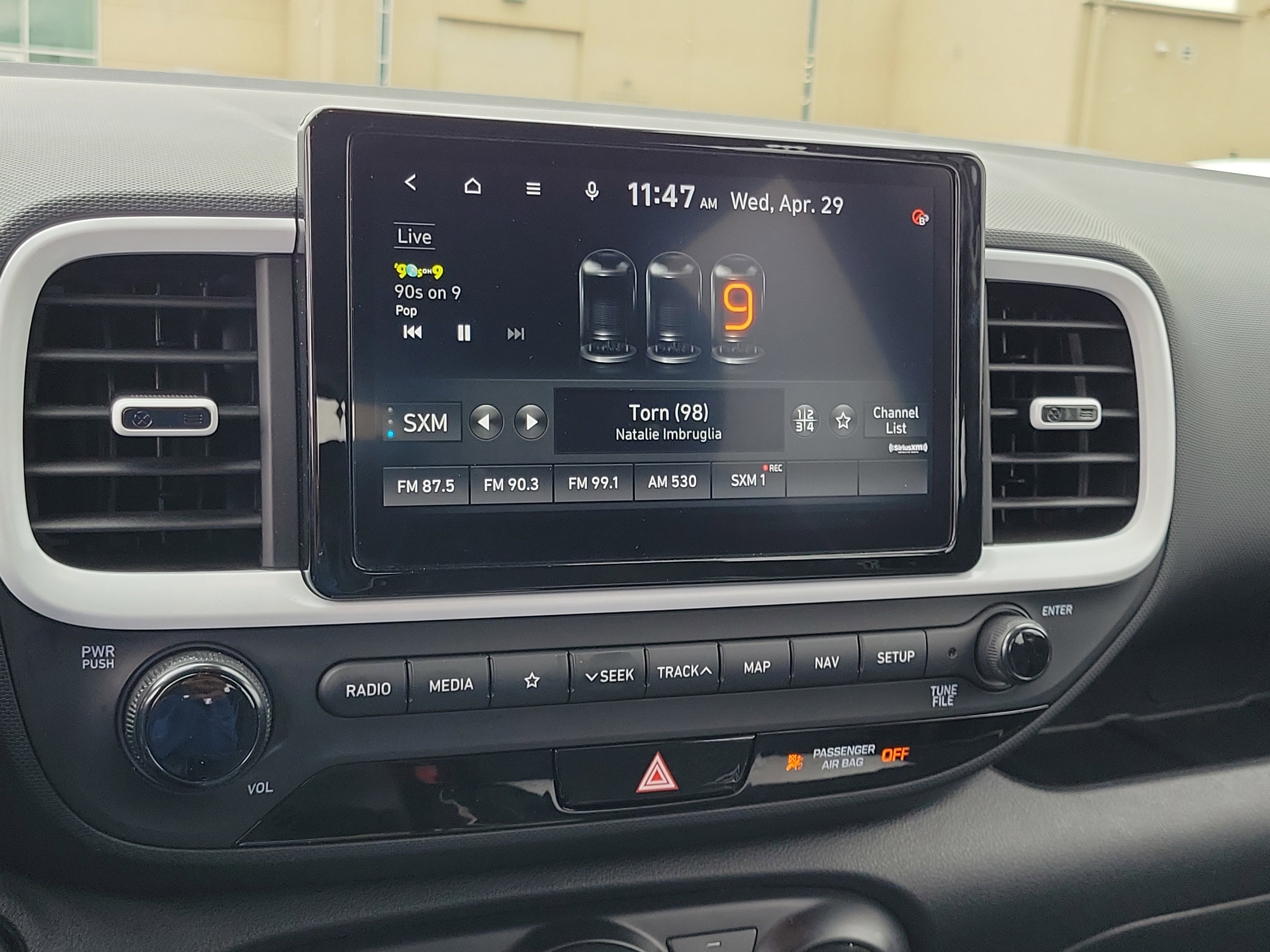 Used 2022 Hyundai Venue Limited FWD image 5