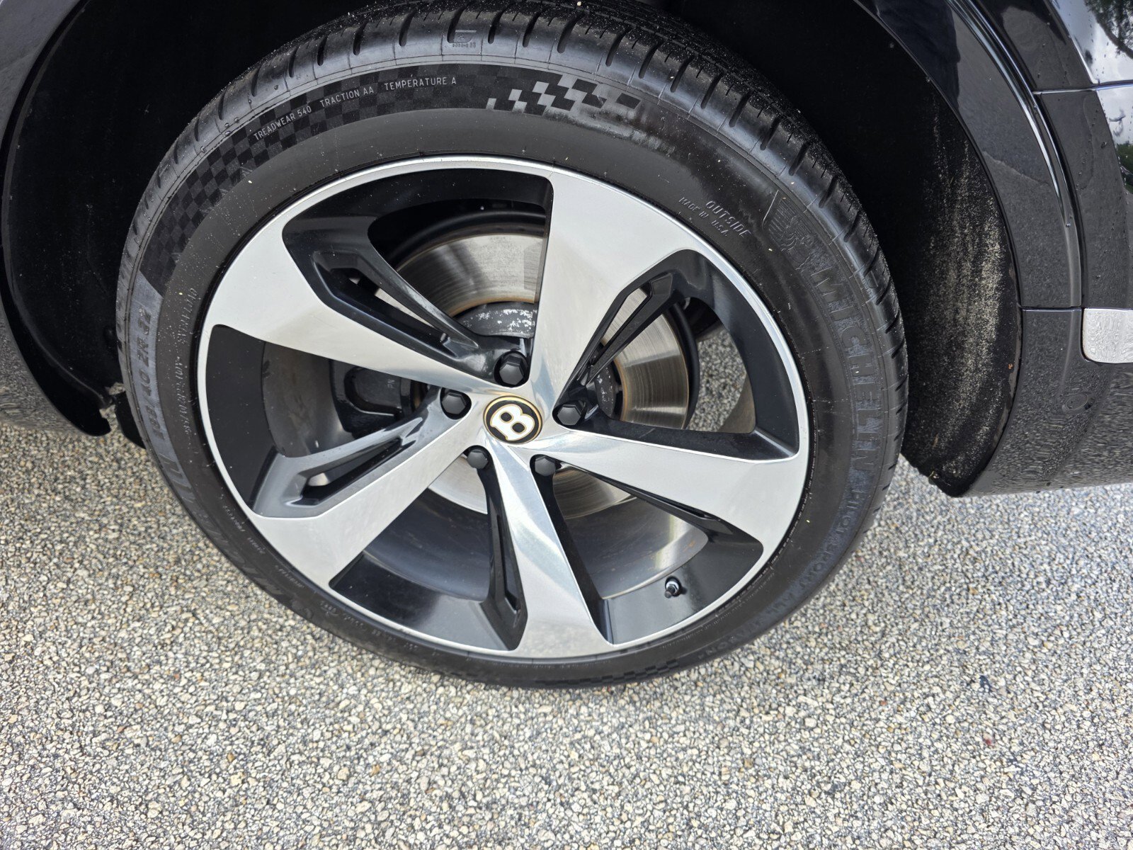 Used 2019 Bentley Bentayga image 9