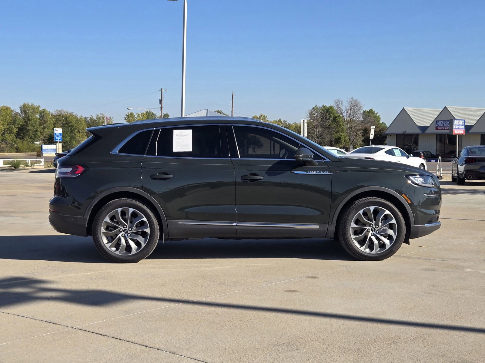 Used 2023 Lincoln Nautilus Reserve w/ Equipment Group 201A image 7
