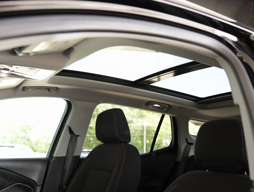 Used 2022 GMC Terrain SLE w/ Driver Convenience Package image 21