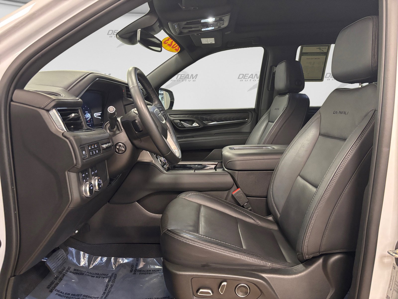 Used 2023 GMC Yukon Denali AWD/4WD image 9