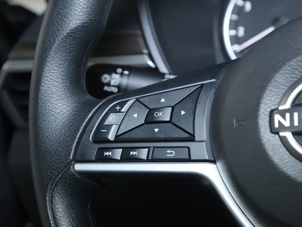 Used 2025 Nissan Altima 2.5 SV FWD image 22