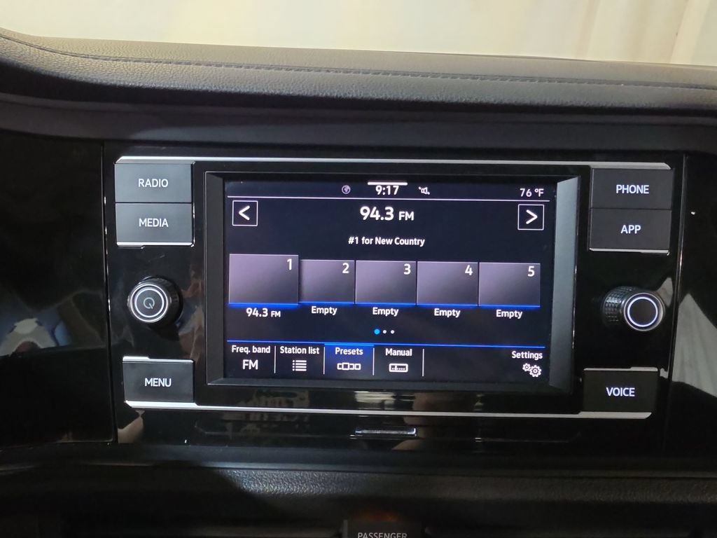 Used 2024 Volkswagen Jetta SE FWD image 12