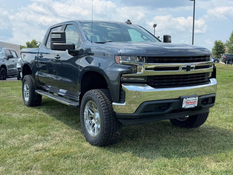 Used 2020 Chevrolet Silverado 1500 LT w/ True North Edition AWD/4WD image 2