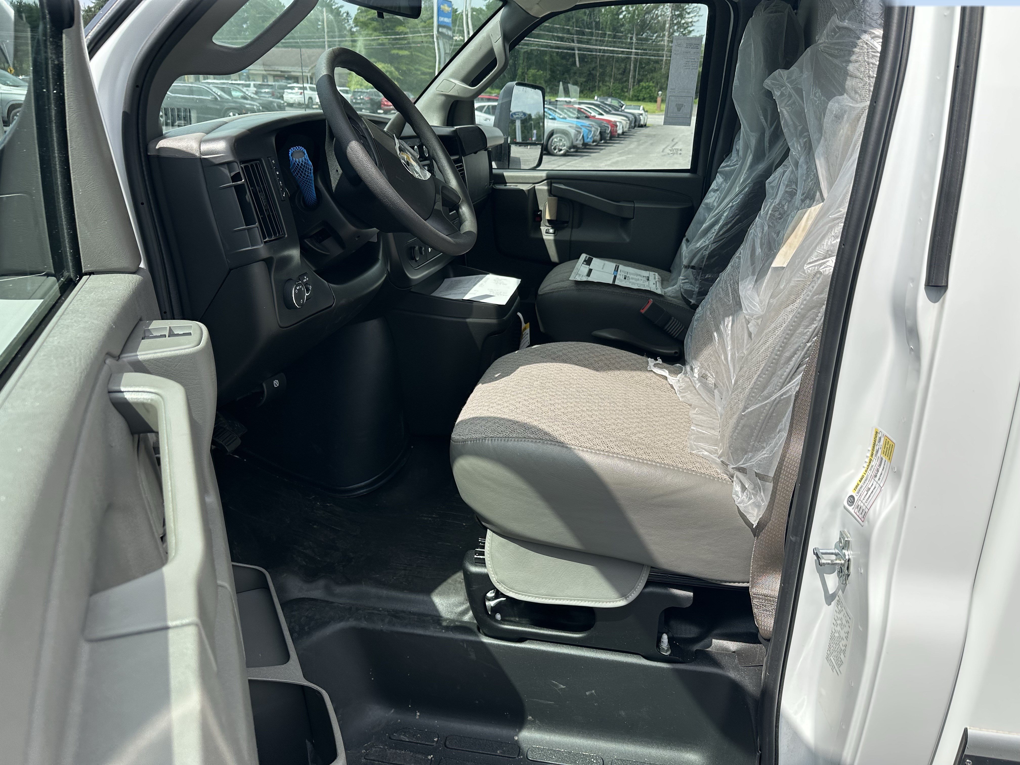 New 2026 Chevrolet Express 3500 w/ Power Convenience Package RWD image 7