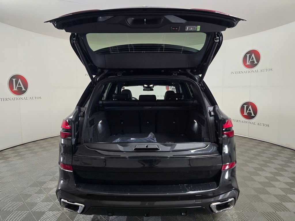 New 2026 BMW X5 xDrive40i w/ M Sport Package AWD/4WD image 9