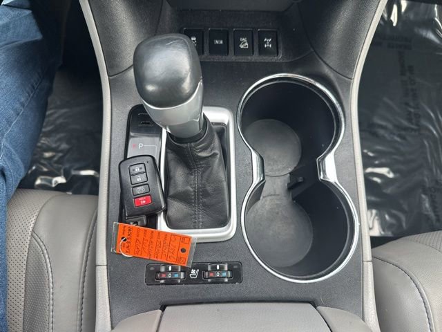 Used 2015 Toyota Highlander Limited AWD/4WD image 22