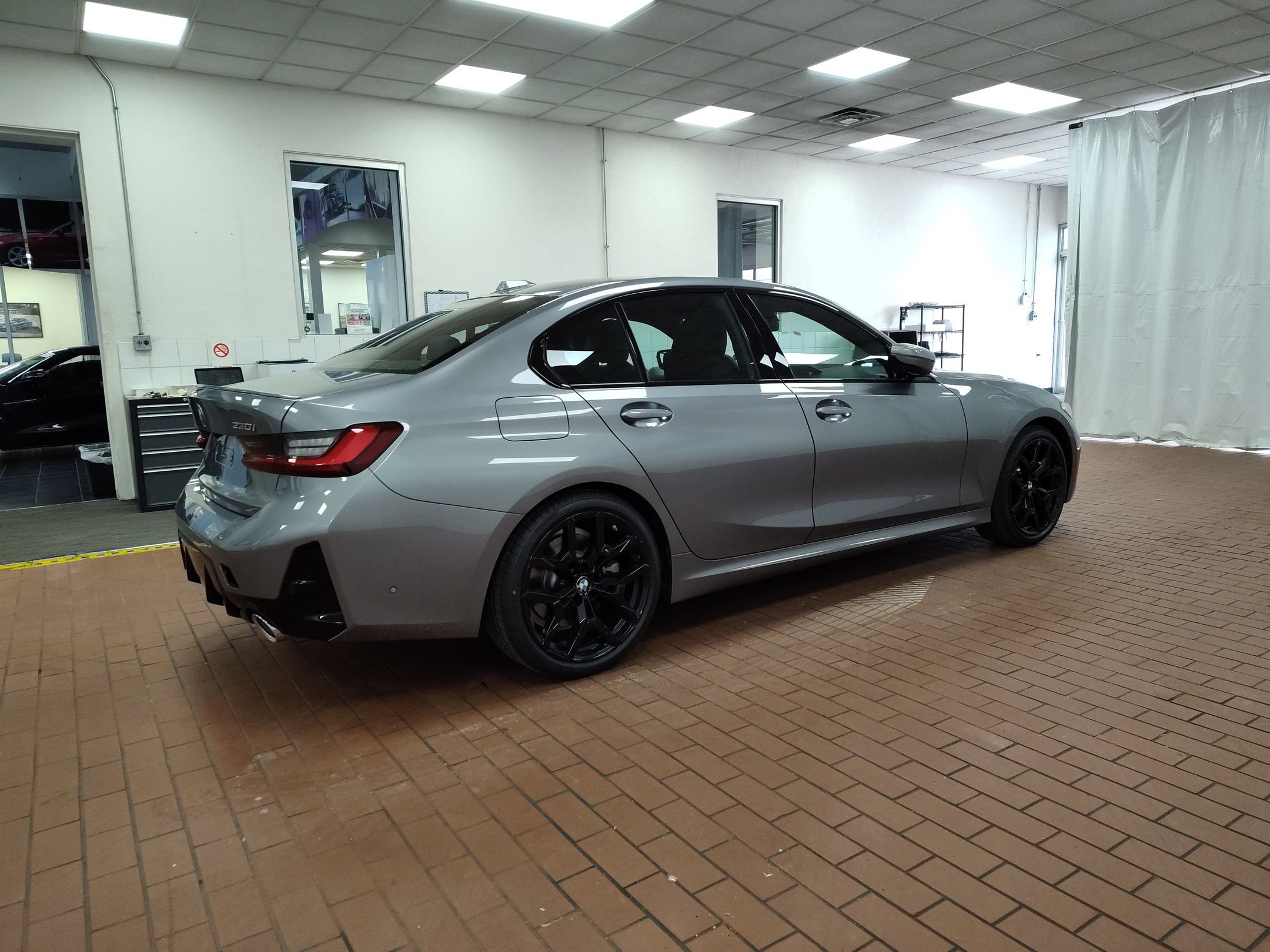 Used 2026 BMW 330i Sedan w/ M Sport Package RWD image 8