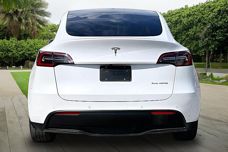 Used 2021 Tesla Model Y Long Range AWD/4WD image 3
