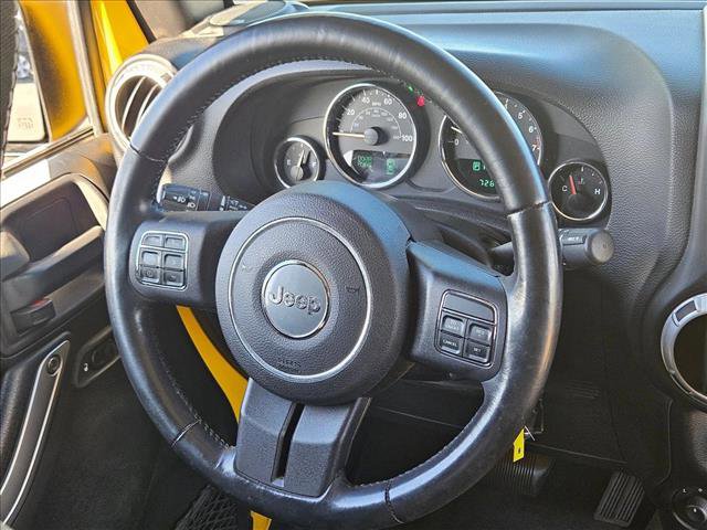 Used 2015 Jeep Wrangler Rubicon w/ Power Convenience Group image 9